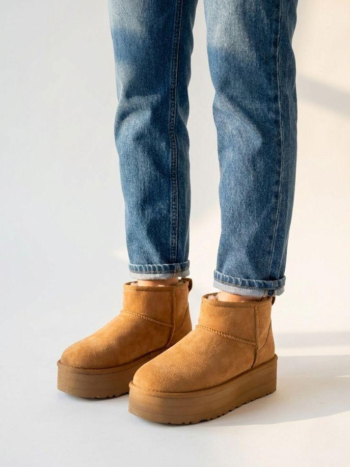 BOTA UGG AKURA-15